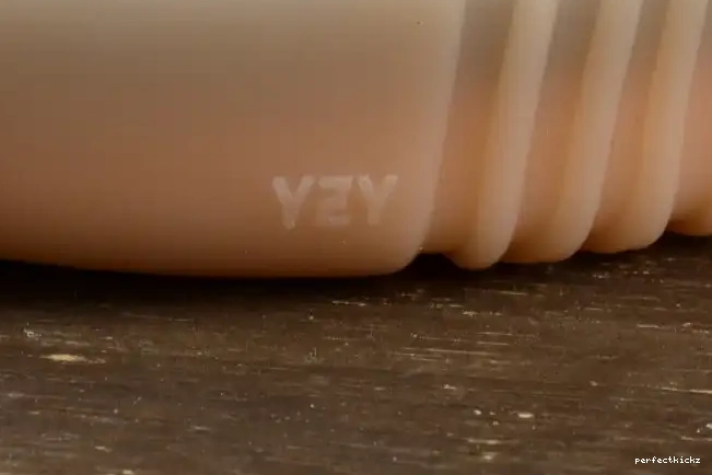 Yeezy Light adidas Brown BY2456 750 Boost 0601